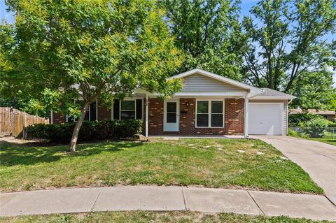 1906 Hungerford Dr, Florissant, MO 63031
