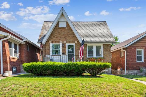 3933 Burgen Ave, Saint Louis, MO 63116