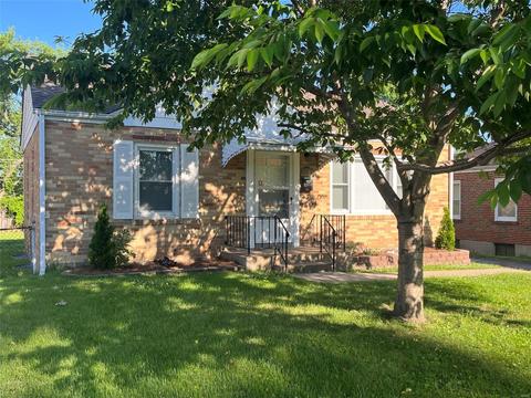 10748 Saint Stephen Ln, Saint Ann, MO 63074