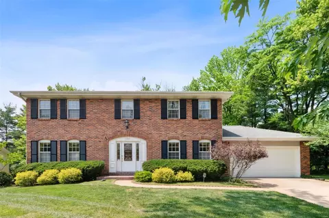 1707 Howehill Ct, Chesterfield, MO 63017