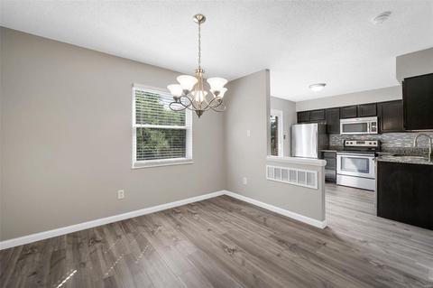 199 Carmel Woods Dr, Ellisville, MO 63021 photo 9