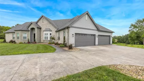 9 Crescent Meadows Ct, Eureka, MO 63025 photo 6
