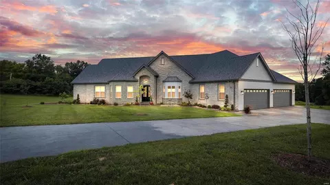 9 Crescent Meadows Ct, Eureka, MO 63025 photo 2
