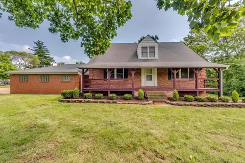 4993 Mattis Rd, Saint Louis, MO 63128