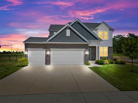 366 Cottage Grove Dr, Wentzville, MO 63385
