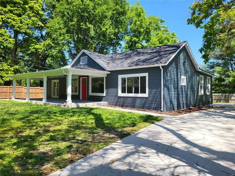 7815 Blackberry Ave, University City, MO 63130