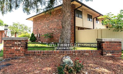 9920 Bunker Hill Dr #H, Saint Louis, MO 63123