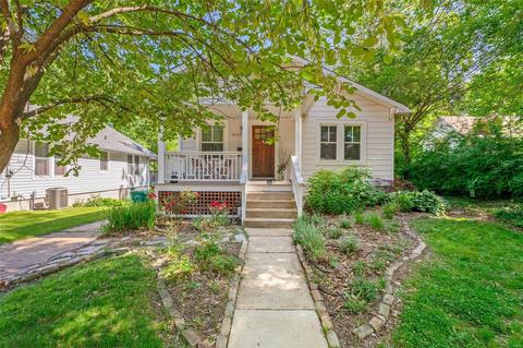 1037 Tuxedo Blvd, Saint Louis, MO 63119