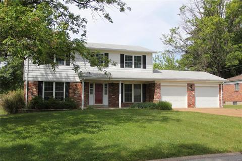 307 Breezeview Dr, Ballwin, MO 63021