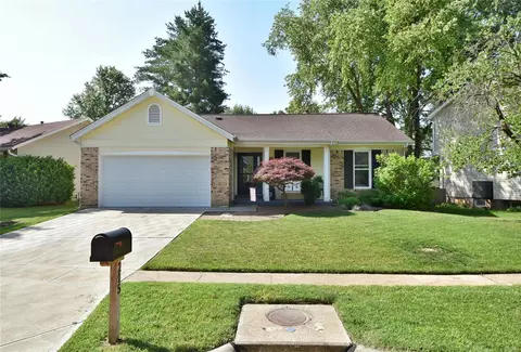 215 Barrington Dr, Saint Peters, MO 63376