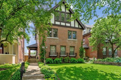 4736 Westminster Pl, Saint Louis, MO 63108