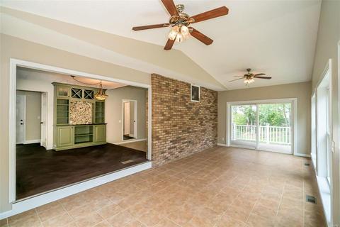 154 Hickory Tree Ct, Ballwin, MO 63011 photo 18