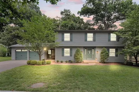 2368 Camberwell Dr, Des Peres, MO 63131