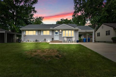 1705 Crowder Dr, Florissant, MO 63031
