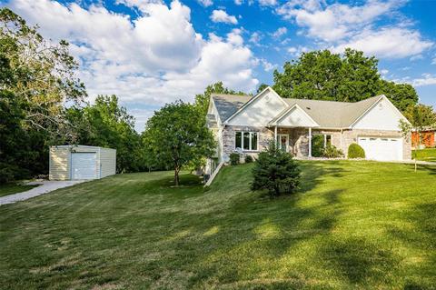 11865 Locust Ln, Bridgeton, MO 63044
