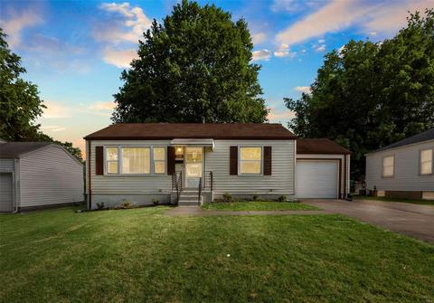 1138 Laire Dr, Saint Louis, MO 63137