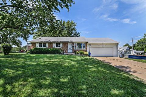 11021 Hillhurst Ln, Saint Louis, MO 63123