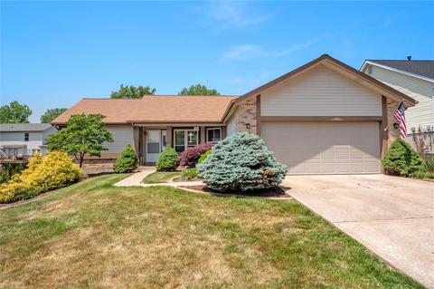 5 Brentmoor Ct, Saint Charles, MO 63303