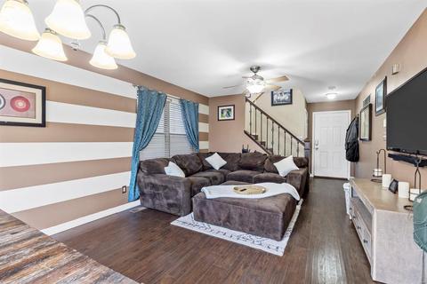 274 Tyndale Dr, O'fallon, MO 63366 photo 2