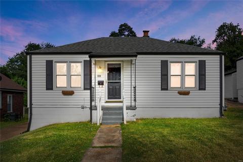 3219 Airway Ave, Breckenridge Hills, MO 63114