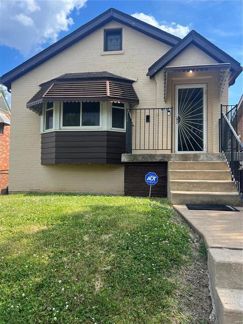 8512 Richard Ave, Saint Louis, MO 63132