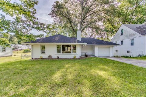 416 La Motte Ln, Saint Louis, MO 63135