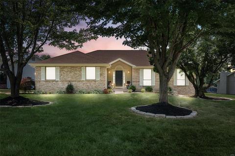 1003 Seine Dr, Lake Saint Louis, MO 63367