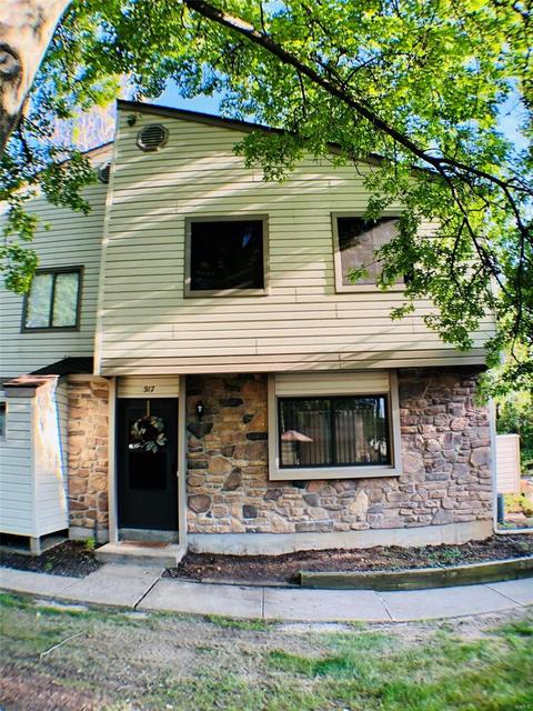 317 Rose Marie Ct #D, Saint Peters, MO 63376