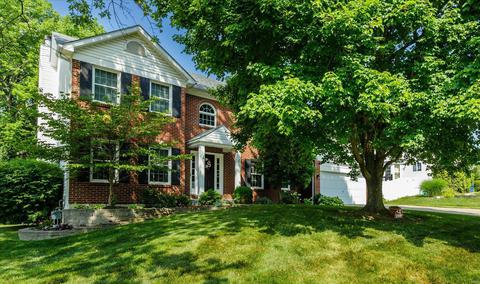 419 Fox Lair Dr, Saint Charles, MO 63303