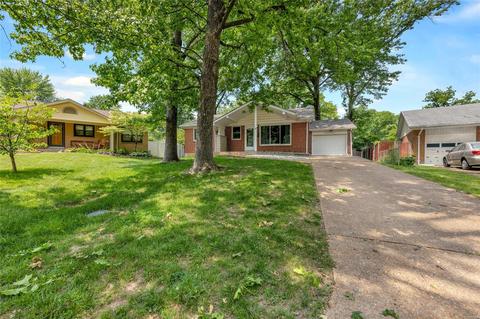 9629 Hale Dr, Saint Louis, MO 63123
