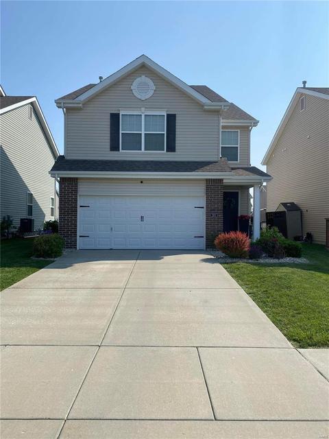 3373 Charlestowne Crossing Dr, Saint Charles, MO 63301
