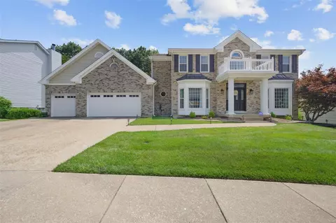 2524 Christopher Oaks Ct, Saint Louis, MO 63129