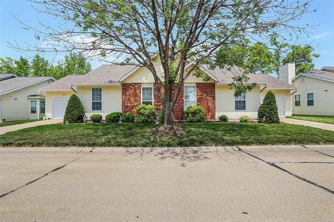 413 Cambridge Pl #B, Saint Peters, MO 63376
