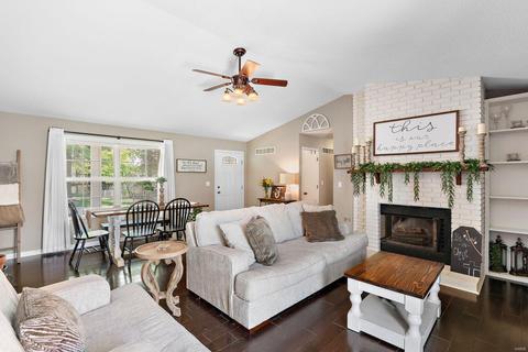 525 Chapparal Dr, O'fallon, MO 63368 photo 3