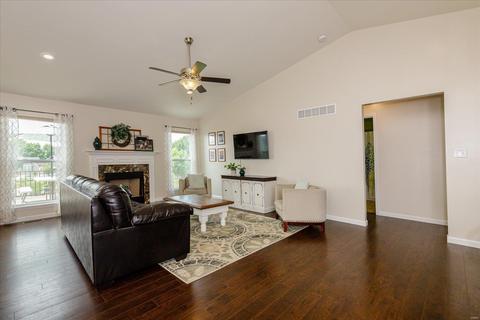 400 Shady River Dr, O'fallon, MO 63366 photo 3