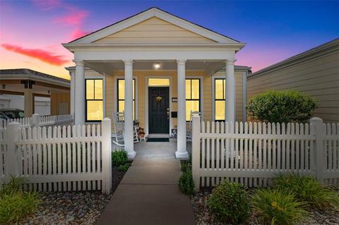 3223 Canal St, Saint Charles, MO 63301