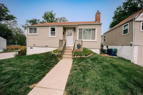 657 Clover Ln, Saint Louis, MO 63126