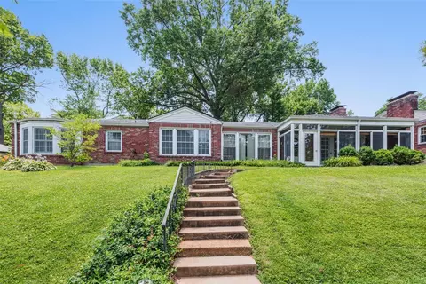 8732 Washington Ave, Saint Louis, MO 63124