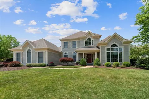 2203 Stonegate Manor Ct, Chesterfield, MO 63017