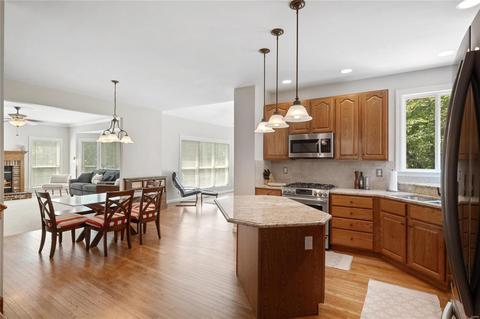 1100 New Ballwin Oaks Dr, Ballwin, MO 63021 photo 6
