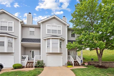 1621 Whispering Creek Dr, Ballwin, MO 63021