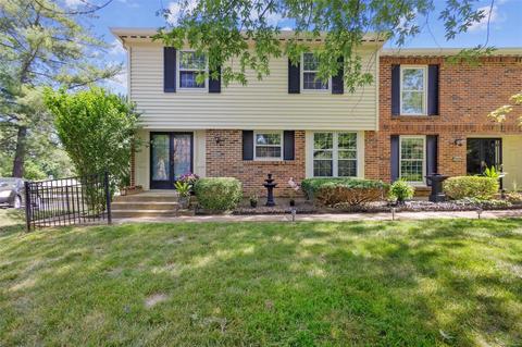 13349 Land O Woods Dr, Saint Louis, MO 63141