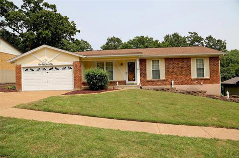 5862 Birch Hollow Dr, Saint Louis, MO 63129