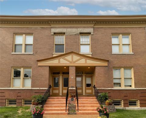 4131 Russell Blvd, Saint Louis, MO 63110