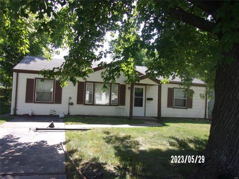 9850 Dennis Dr, Saint Louis, MO 63136