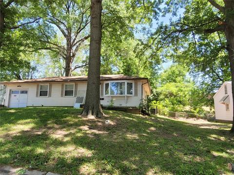 9824 Gloucester Dr, Saint Louis, MO 63137
