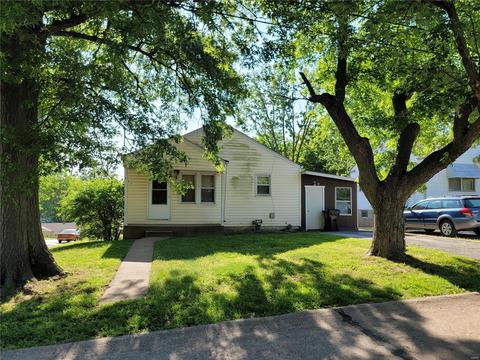 501 Superior Dr, Ferguson, MO 63135
