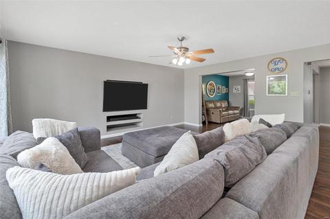 357 Prairie Heritage Dr, O'fallon, MO 63368 photo 9
