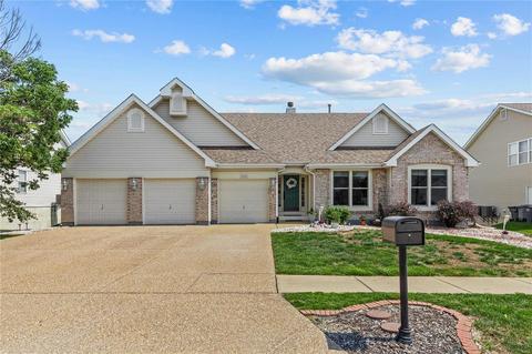 1854 Williamstown Dr, Saint Peters, MO 63376
