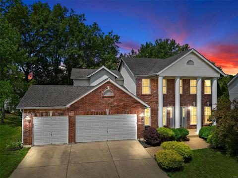 1333 Auburn Hills Dr, Saint Charles, MO 63304